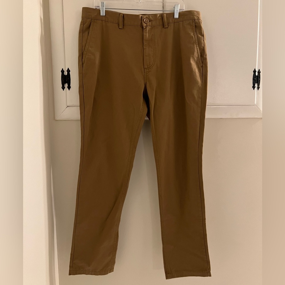 Old Navy Men’s Chino Dark Khaki Pant NWOT 36X32